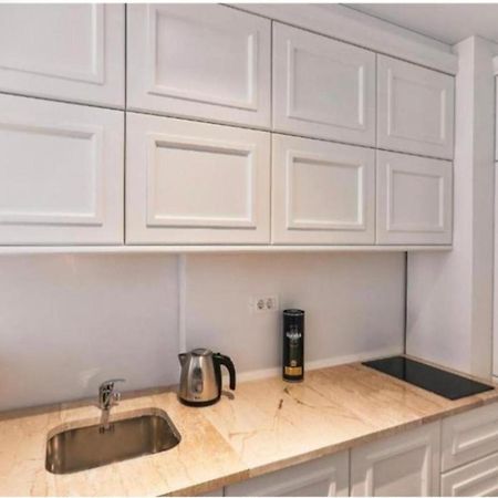 Green Stone Apartments Hotel Рафаиловичи Екстериор снимка