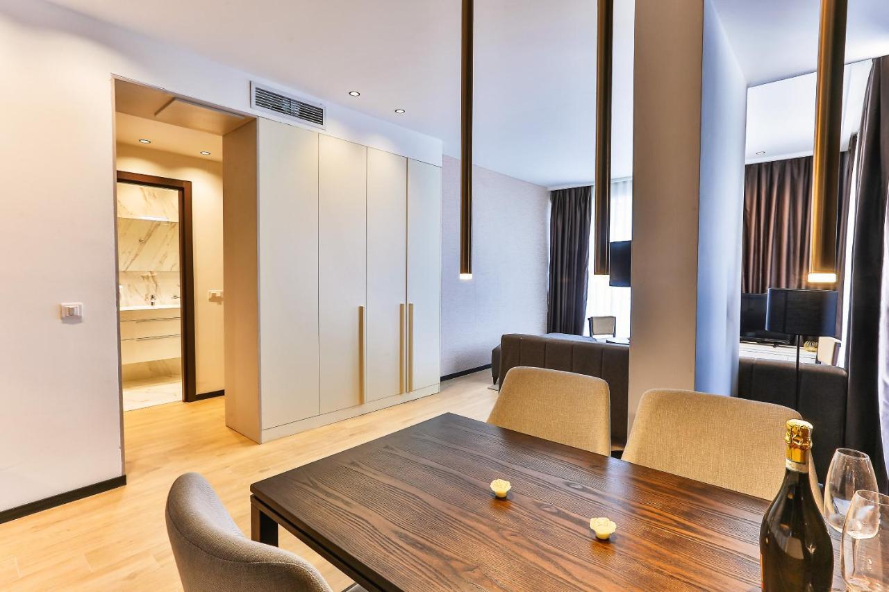 Green Stone Apartments Hotel Рафаиловичи Екстериор снимка