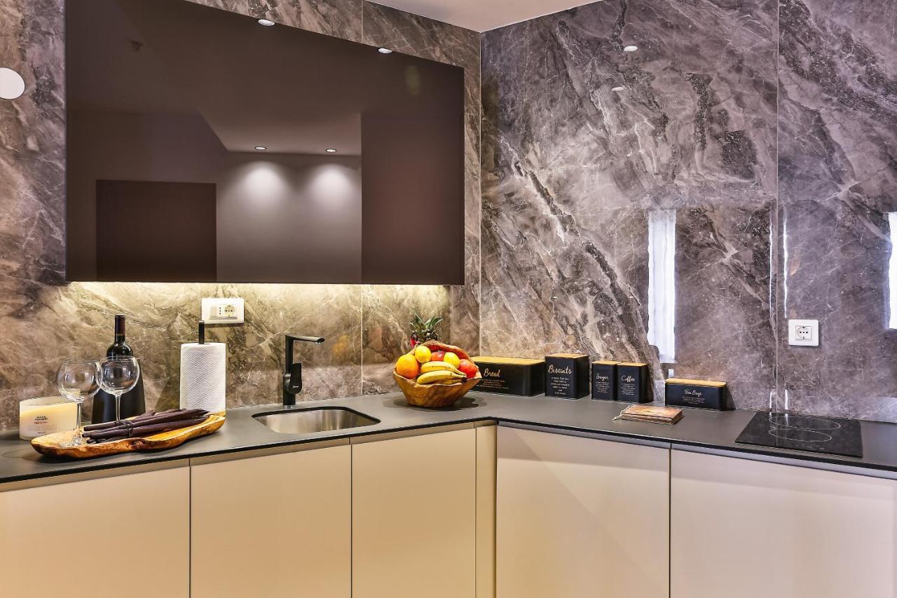 Green Stone Apartments Hotel Рафаиловичи Екстериор снимка