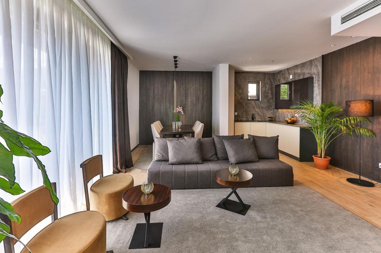 Green Stone Apartments Hotel Рафаиловичи Екстериор снимка