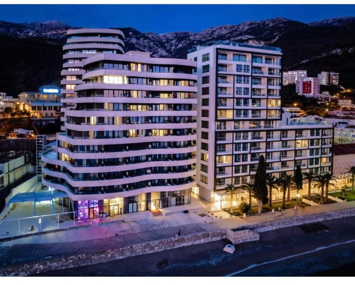 Green Stone Apartments Hotel Рафаиловичи Екстериор снимка