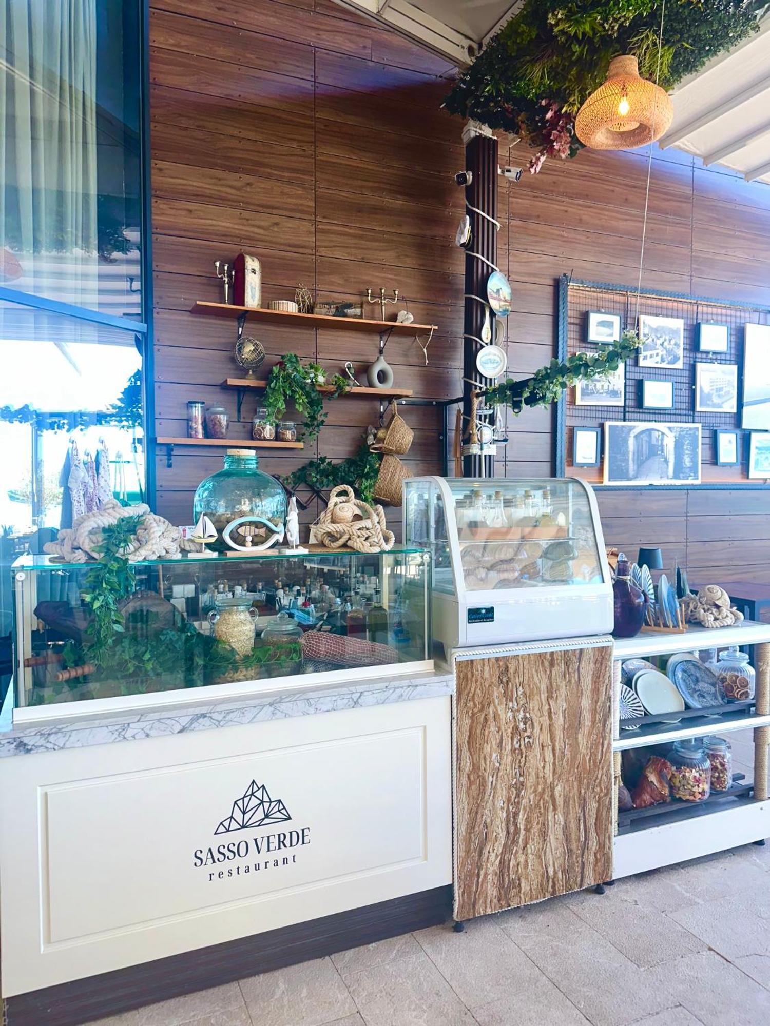 Green Stone Apartments Hotel Рафаиловичи Екстериор снимка