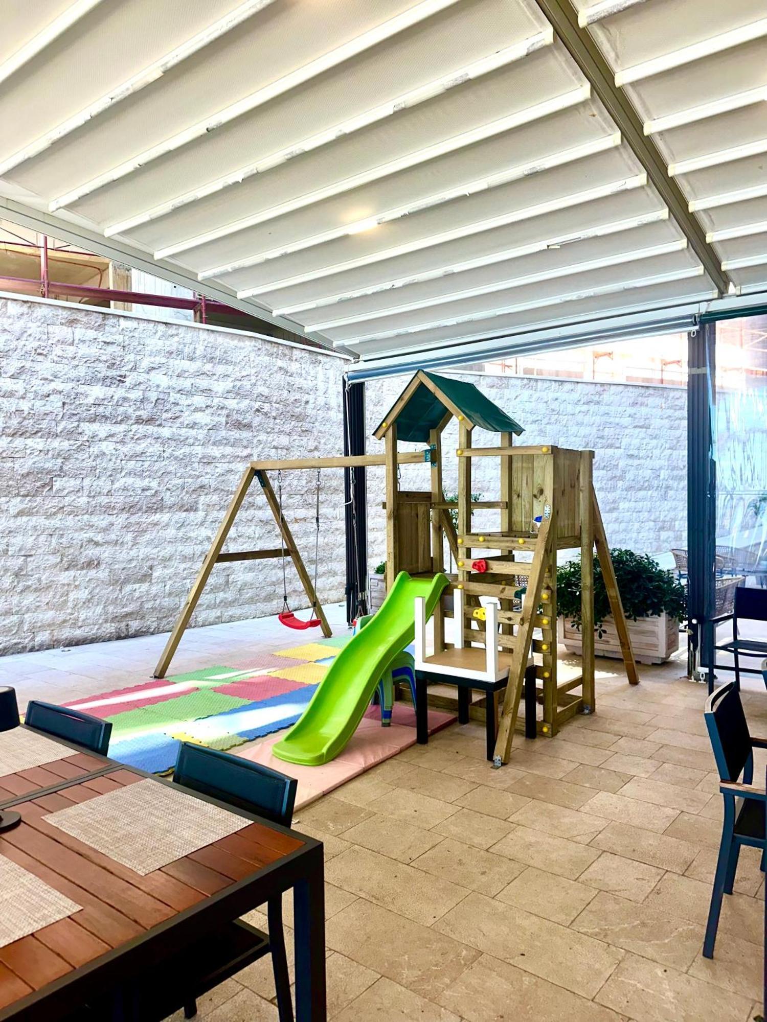 Green Stone Apartments Hotel Рафаиловичи Екстериор снимка