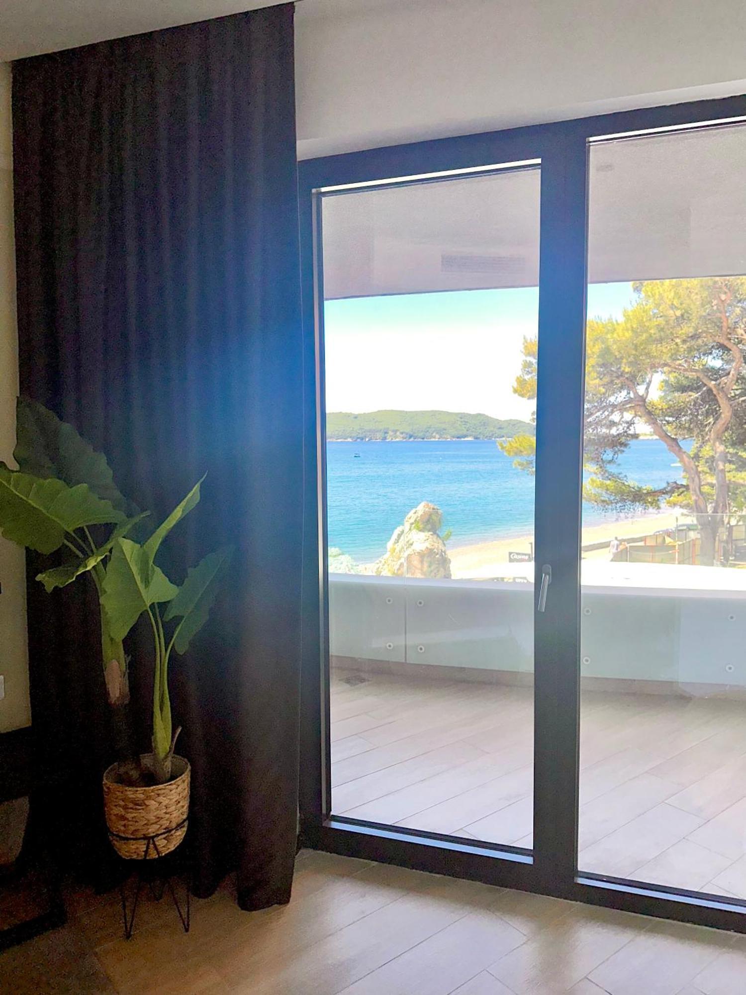 Green Stone Apartments Hotel Рафаиловичи Екстериор снимка