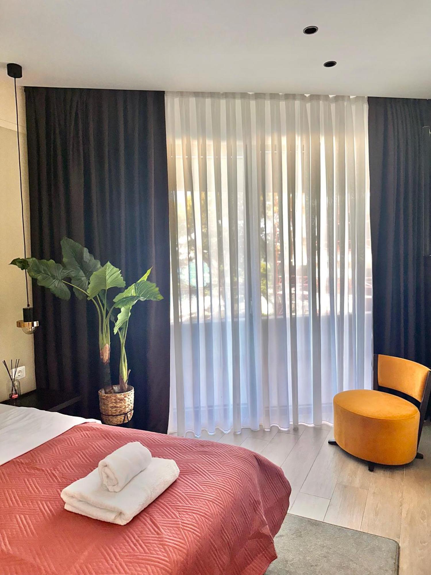 Green Stone Apartments Hotel Рафаиловичи Екстериор снимка