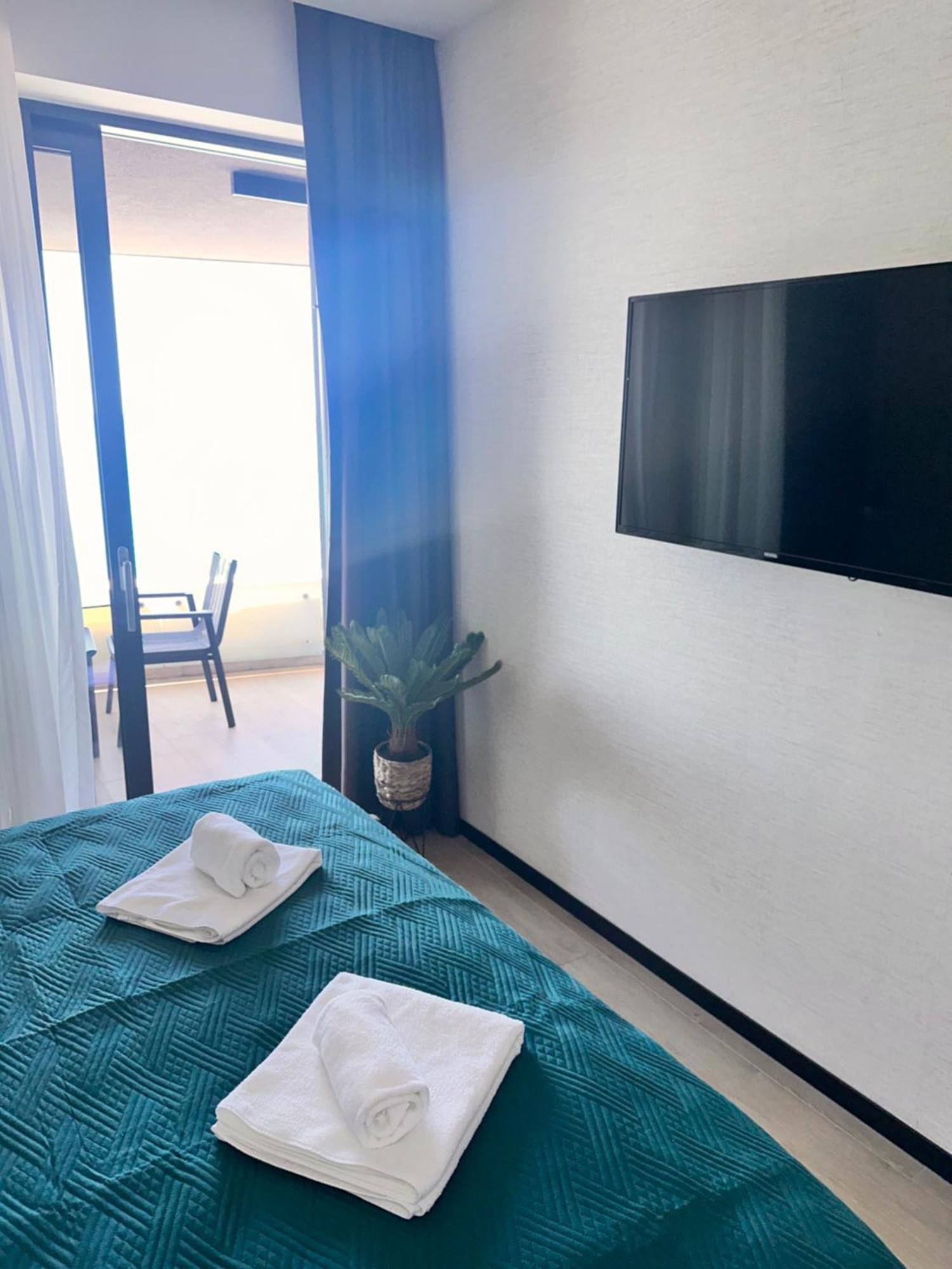 Green Stone Apartments Hotel Рафаиловичи Екстериор снимка