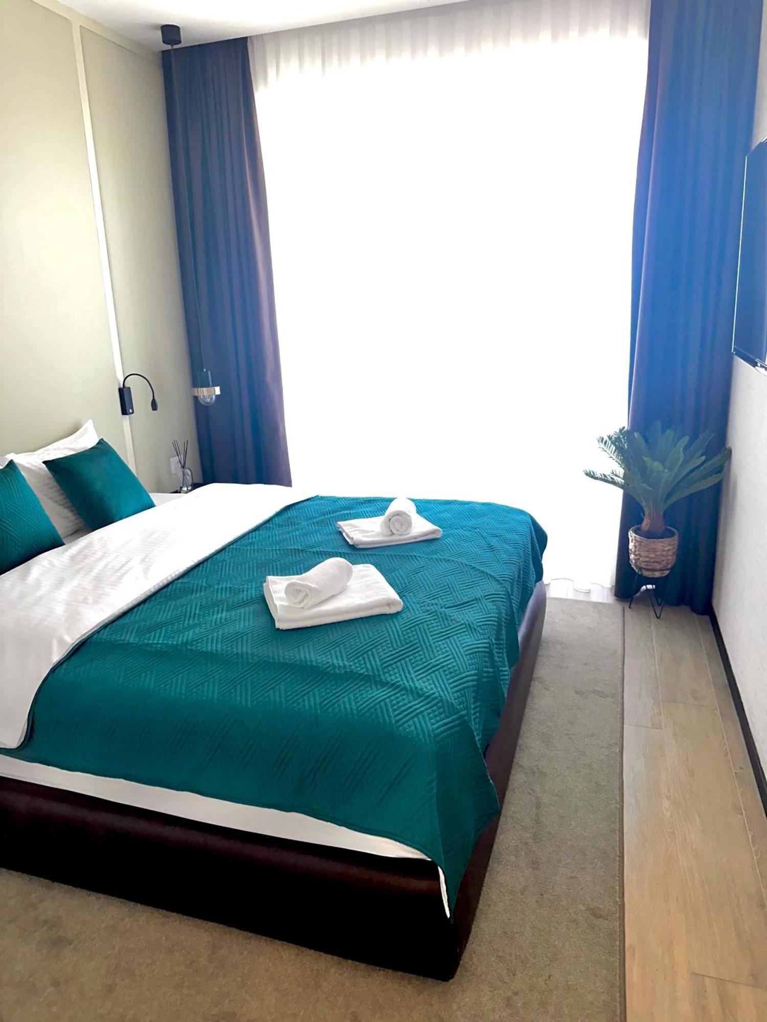 Green Stone Apartments Hotel Рафаиловичи Екстериор снимка